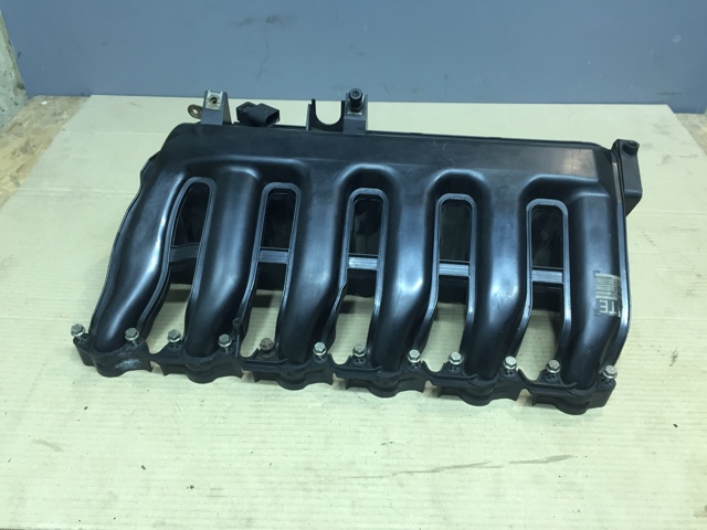 Колектор впускний 11617800585 BMW