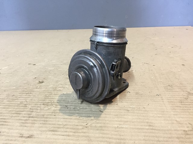 Клапан EGR рециркуляції газів 11717789999 BMW