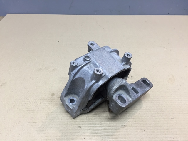 Права подушка мотора 1K0199262CB VAG