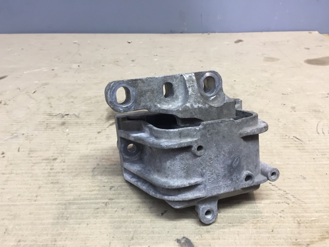 Права подушка мотора 1K0199262L VAG