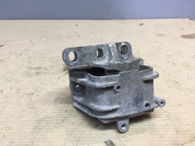 Права подушка мотора 1K0199262L VAG