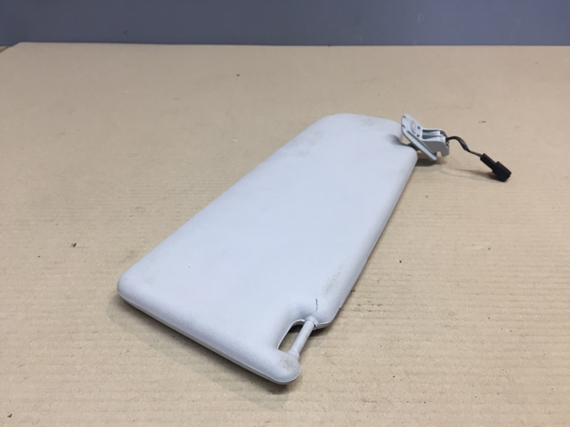 Козирок сонцезахисний 1K0857552K VAG