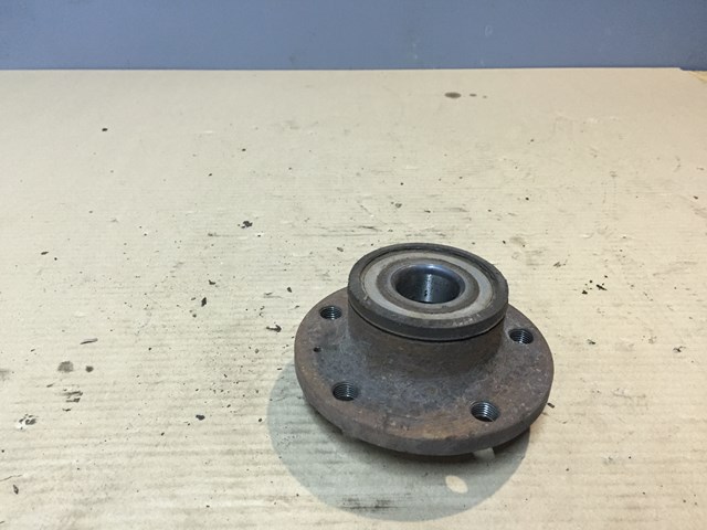 Маточина заднього колеса 1T0598611B VAG