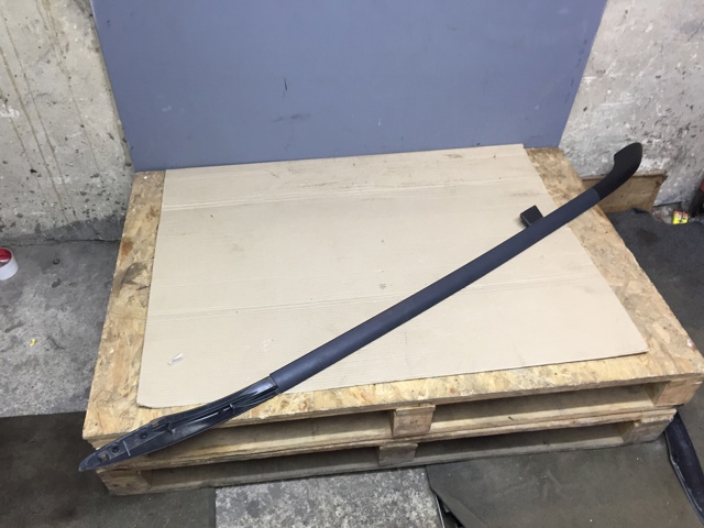 Рейлінг даху правий 1Z9860034 VAG