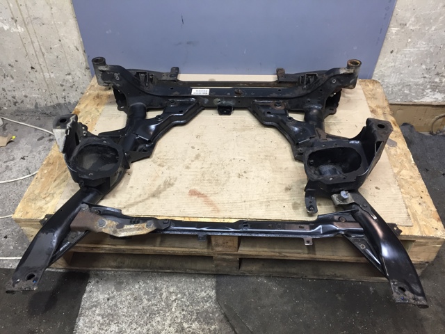Балка передньої підвіски, підрамник 31116779357 BMW