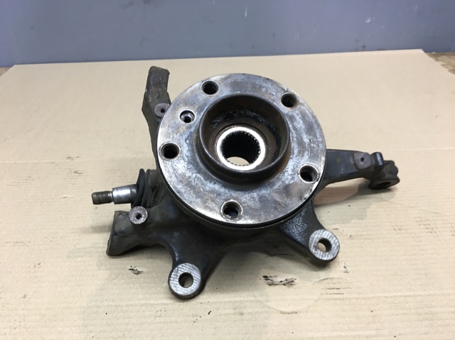 Цапфа поворотного кулака 31216761575 BMW