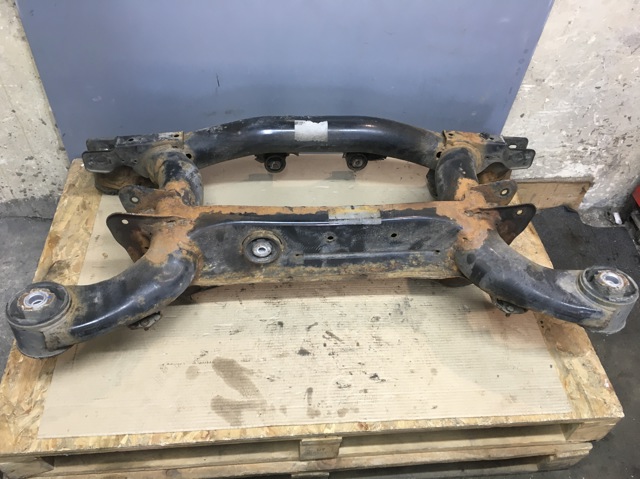 Балка задньої підвіски, підрамник 33316770459 BMW