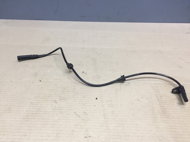 Датчик ABS передній 34526771776 BMW