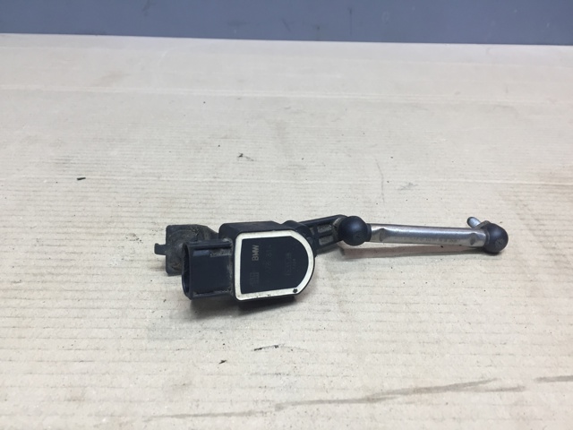 Датчик рівня положення кузова, передній 37146778814 BMW
