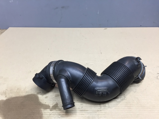 Патрубок повітряний, вихід повітряного фільтра 3C0129654M VAG