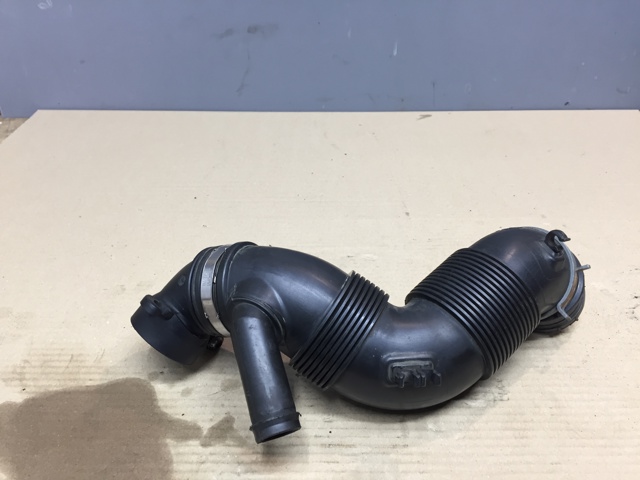 Патрубок повітряний, вихід повітряного фільтра 3C0129654M VAG
