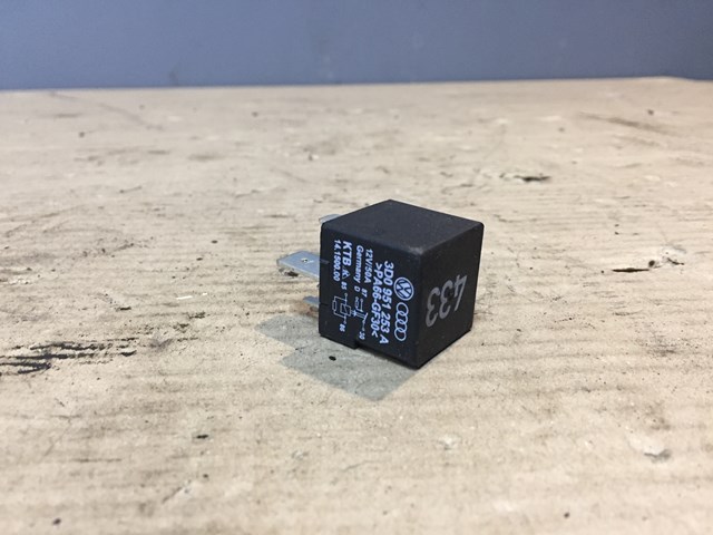 Реле Фольксваген Пассат B6