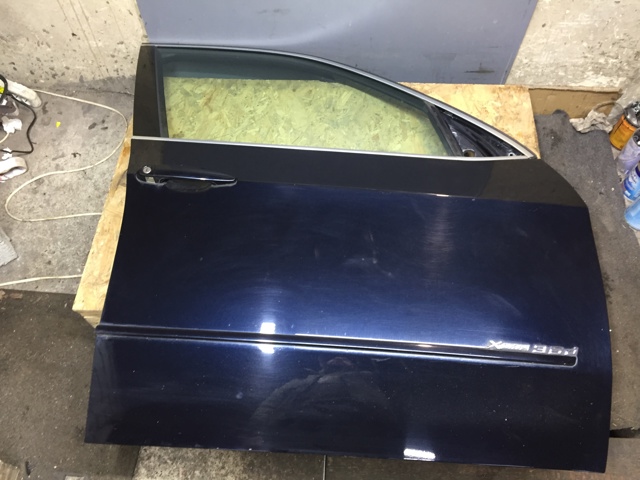 Пасажирські передні двері 41517211424 BMW