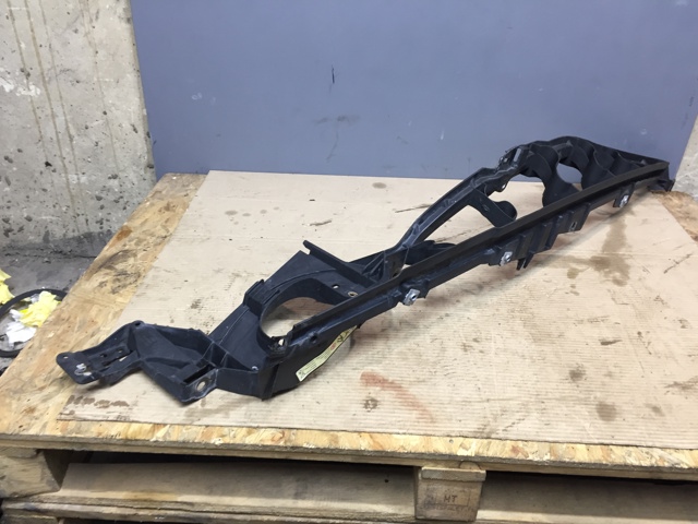 Кронштейн кріплення крила переднього правого верхній 51127157990 BMW