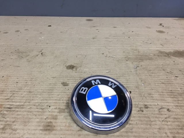 Емблема кришки багажника, фірмовий значок 51147157696 BMW