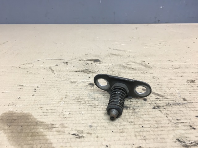 Замок кришки капота 51238229807 BMW