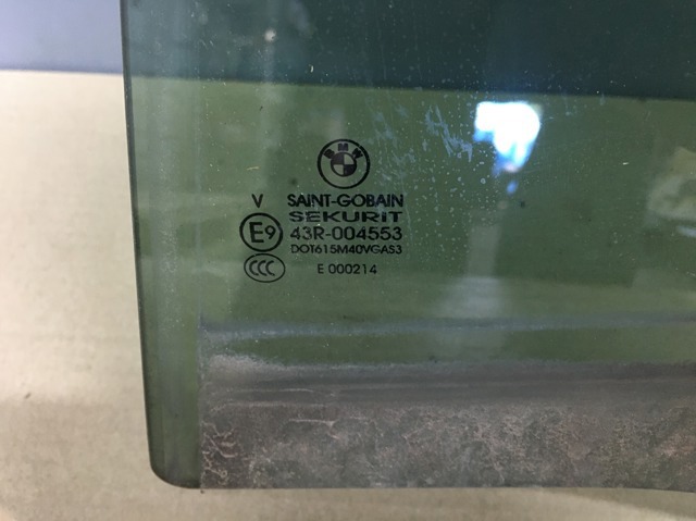 Скло задньої двері лівої 51348249927 BMW