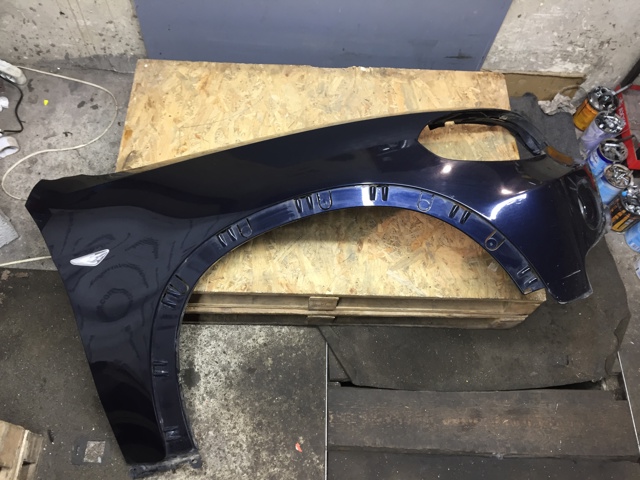 Переднє праве крило 51657178396 BMW