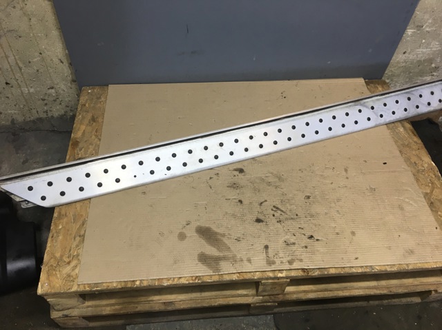 Накладка підніжки 51718403077 BMW
