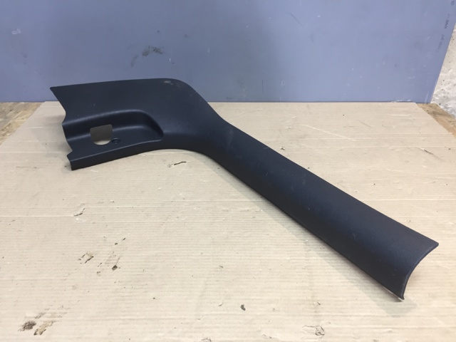 Обшивка стійки кузова внутрішня, передня ліва 5E0863483 VAG