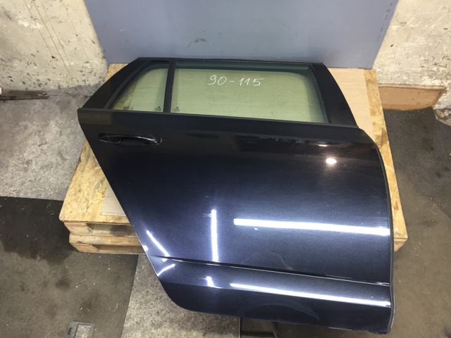 Двері пасажирські задні праві 5E9833056C VAG