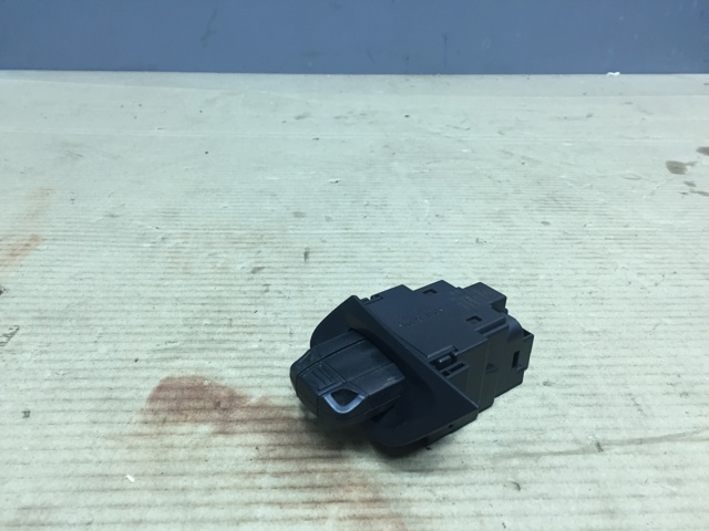 Кнопка запуску двигуна 61316967675 BMW