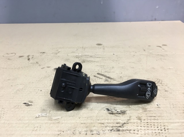 Перемикач підрульовий, правий 61318375408 BMW