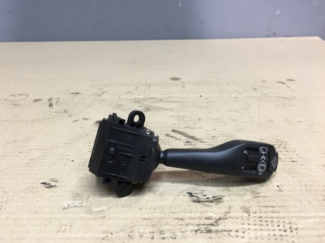 Перемикач підрульовий, правий 61318375408 BMW