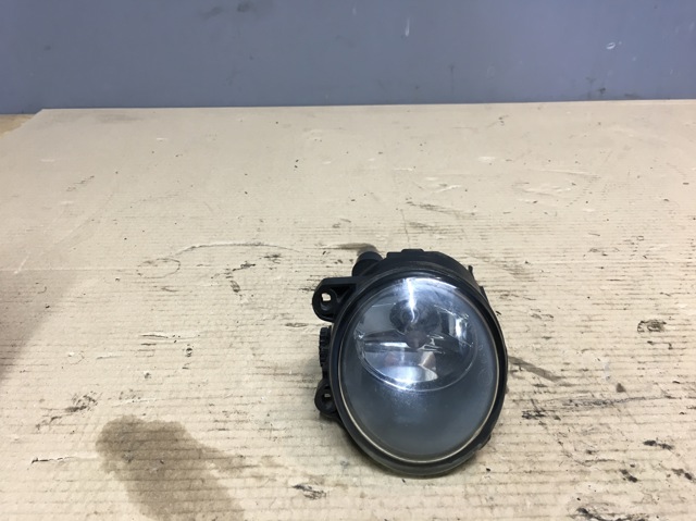 Туманка права 63176920886 BMW