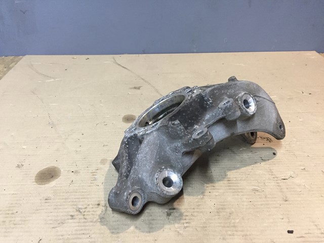 Цапфа поворотна права 7P0505436B VAG