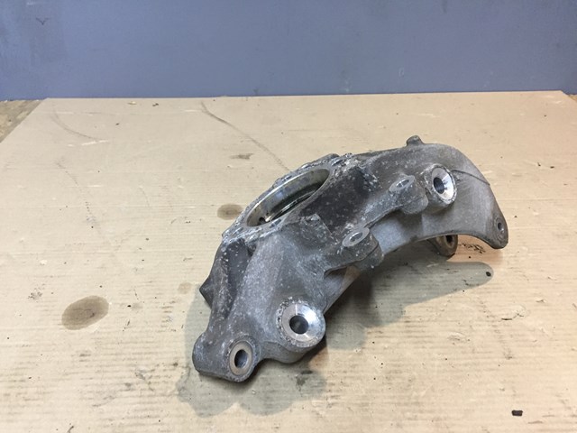 Цапфа поворотна права 7P0505436B VAG