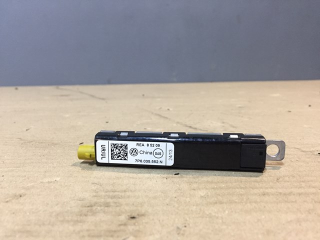Підсилювач сигналу антени 7P6035552N VAG