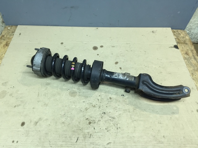 Стійка передня, ліва 7P6413031AN VAG