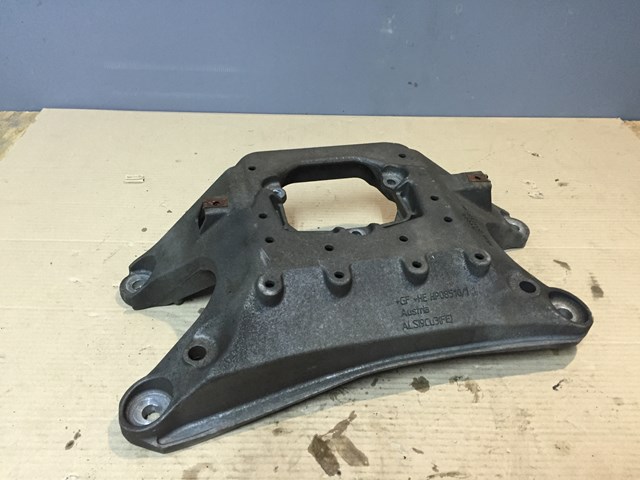 Кріплення кпп 8K0399263AF VAG
