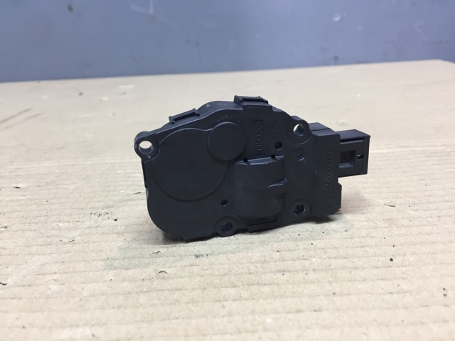 Двигун заслінки печі 8K0820511D VAG