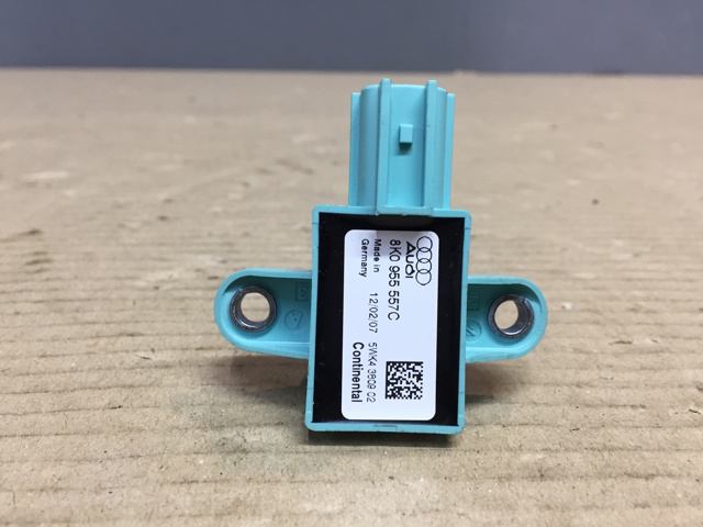 Датчик AIRBAG передній 8K0955557C VAG