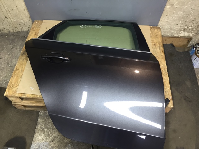 Двері задні в зборі 8K5833052D VAG