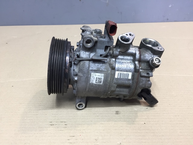 Компресор кондиціонера 8T0260805F VAG