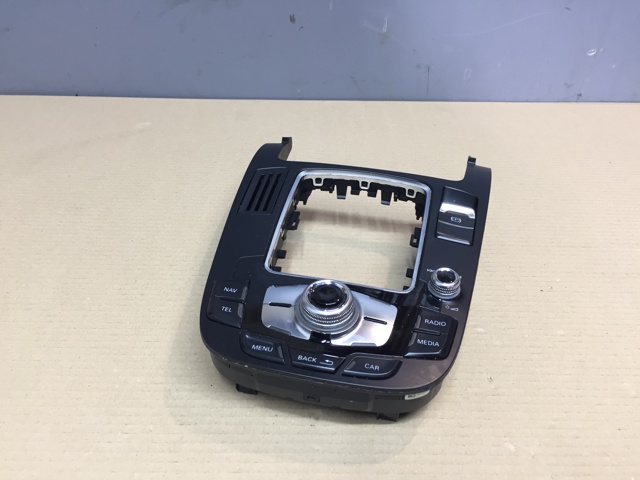 Пульт керування магнітолою 8T0919611KWFX VAG