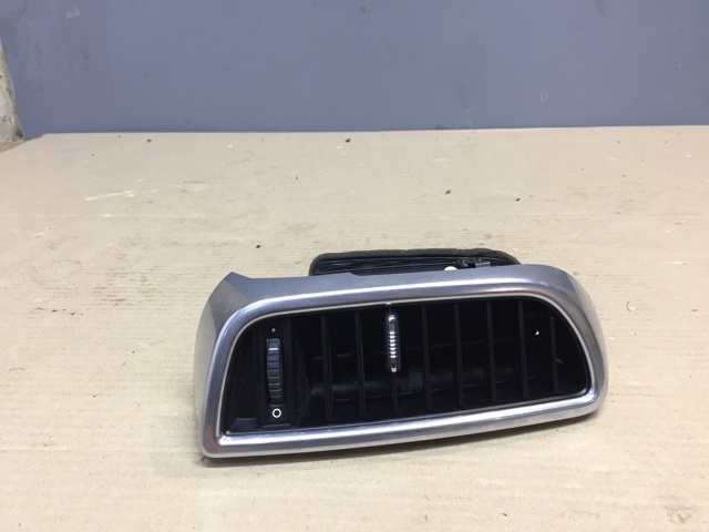 Решітка повітроводу права 95855270401G0B PORSCHE