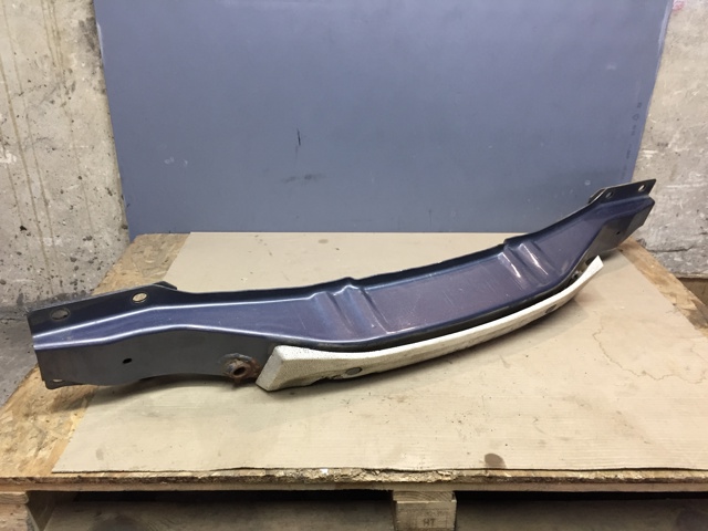 Швелер бампера EG2150260A MAZDA