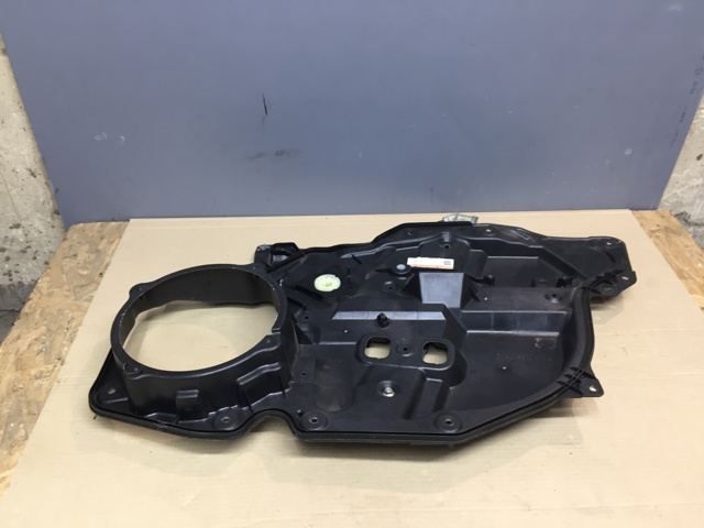 Склопідйомник передньої правої двері EG2158590A MAZDA