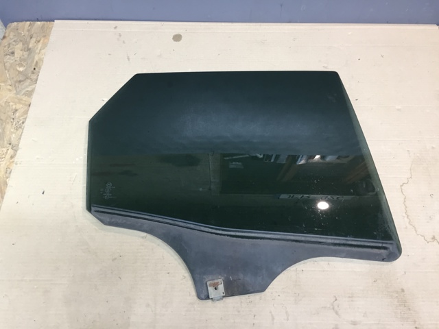 Вікно задніх дверей EG2272510 MAZDA