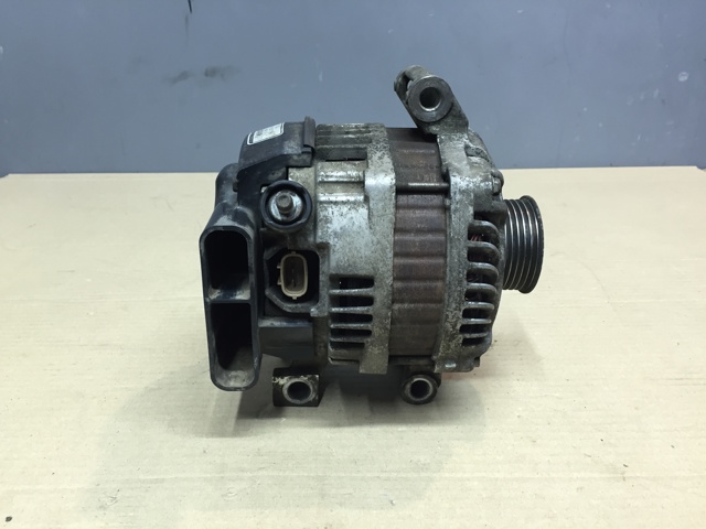 Авто генератор L33G18300 MAZDA