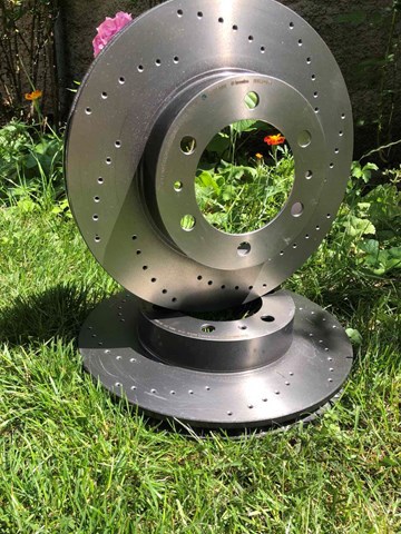 Гальмо дискове переднє 09B46111 BREMBO