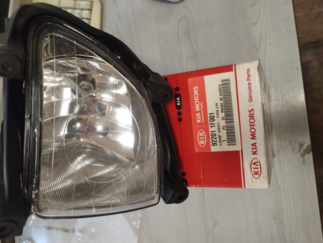 Туманка ліва 922011F001 HYUNDAI