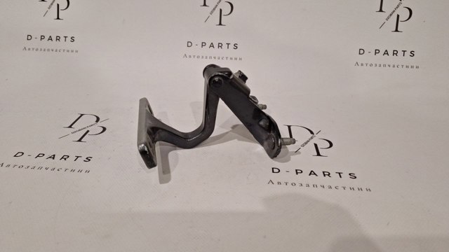 Петля задньої багажної, 3/5 -ої двері 150049400C TESLA