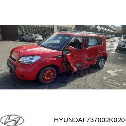Двері багажника 737002K020 HYUNDAI