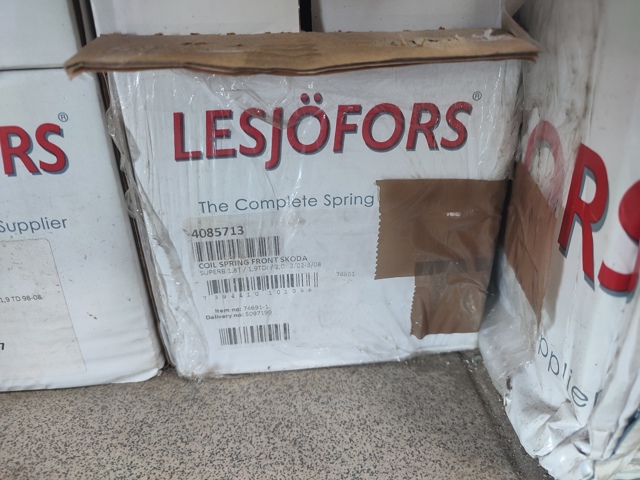Пружина амортизатора передняя 4085713 LESJOFORS