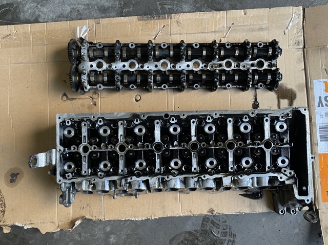 Головка двигуна Бмв 5